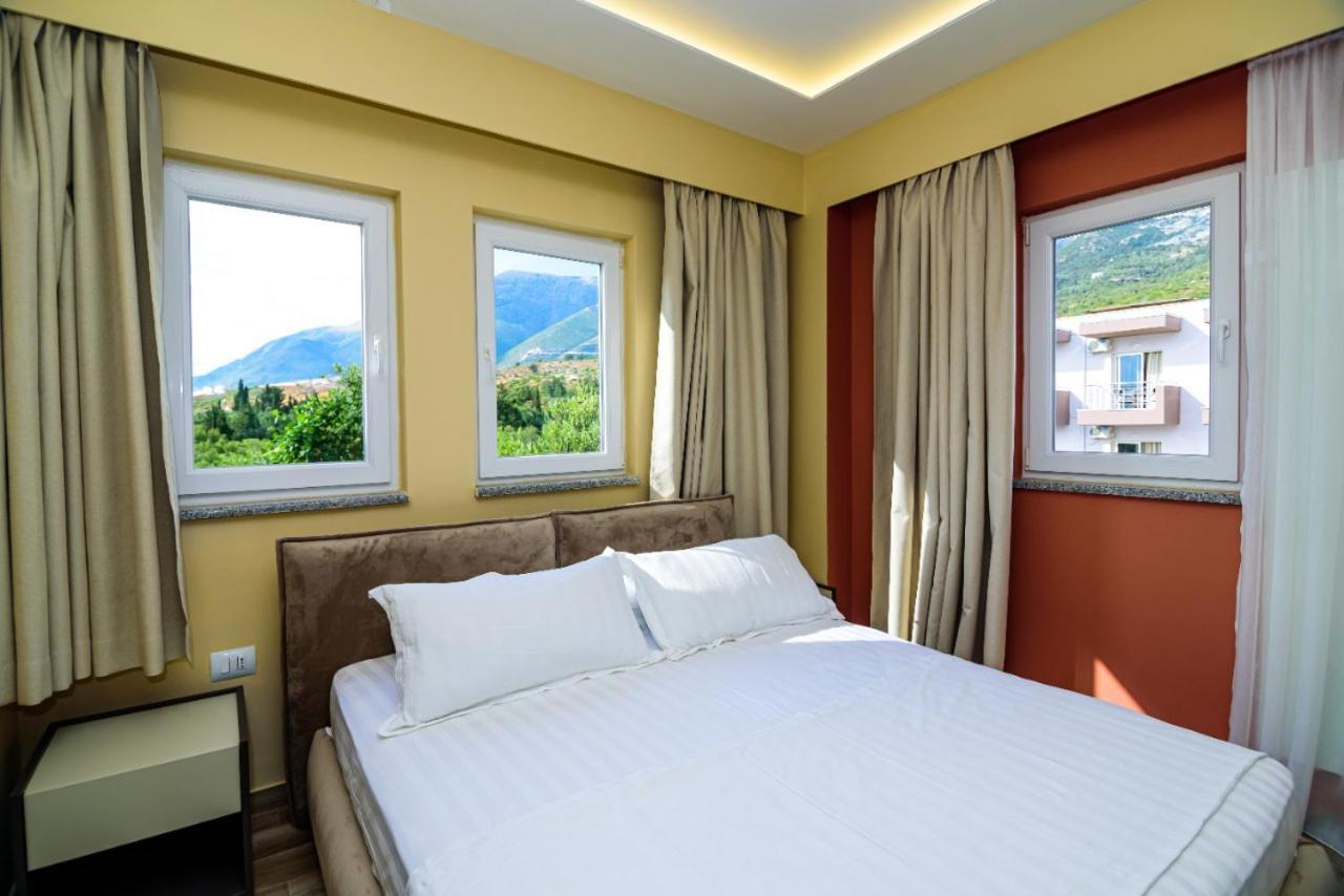 Hotel Orange Dhërmi Esterno foto