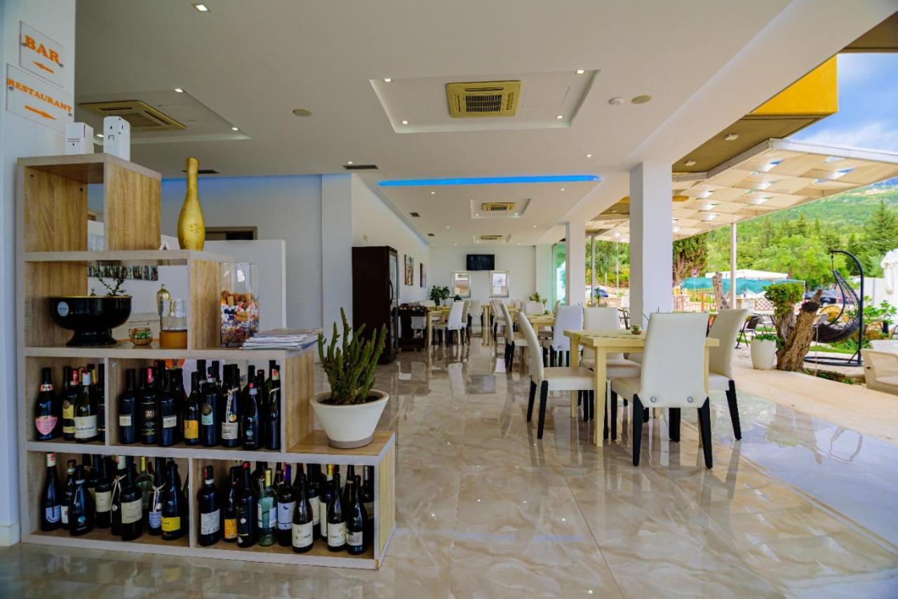 Hotel Orange Dhërmi Esterno foto