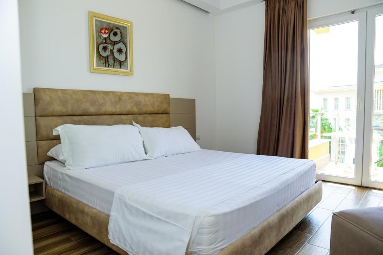 Hotel Orange Dhërmi Esterno foto
