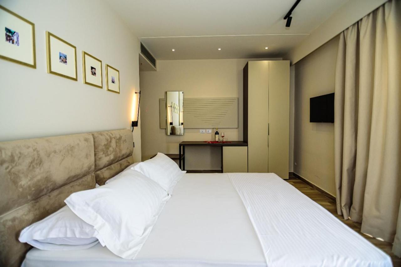 Hotel Orange Dhërmi Esterno foto