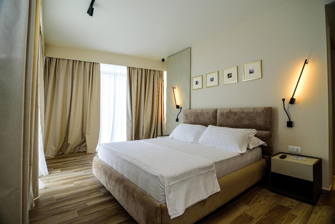 Hotel Orange Dhërmi Esterno foto