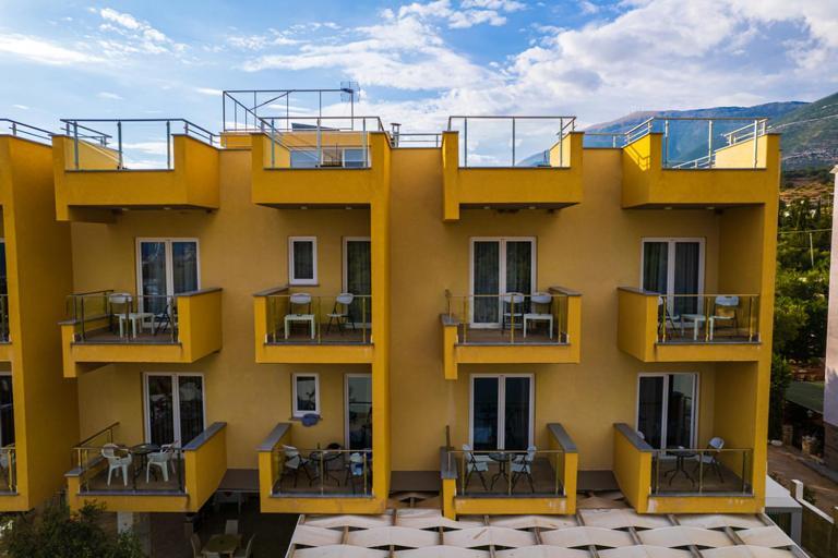 Hotel Orange Dhërmi Esterno foto