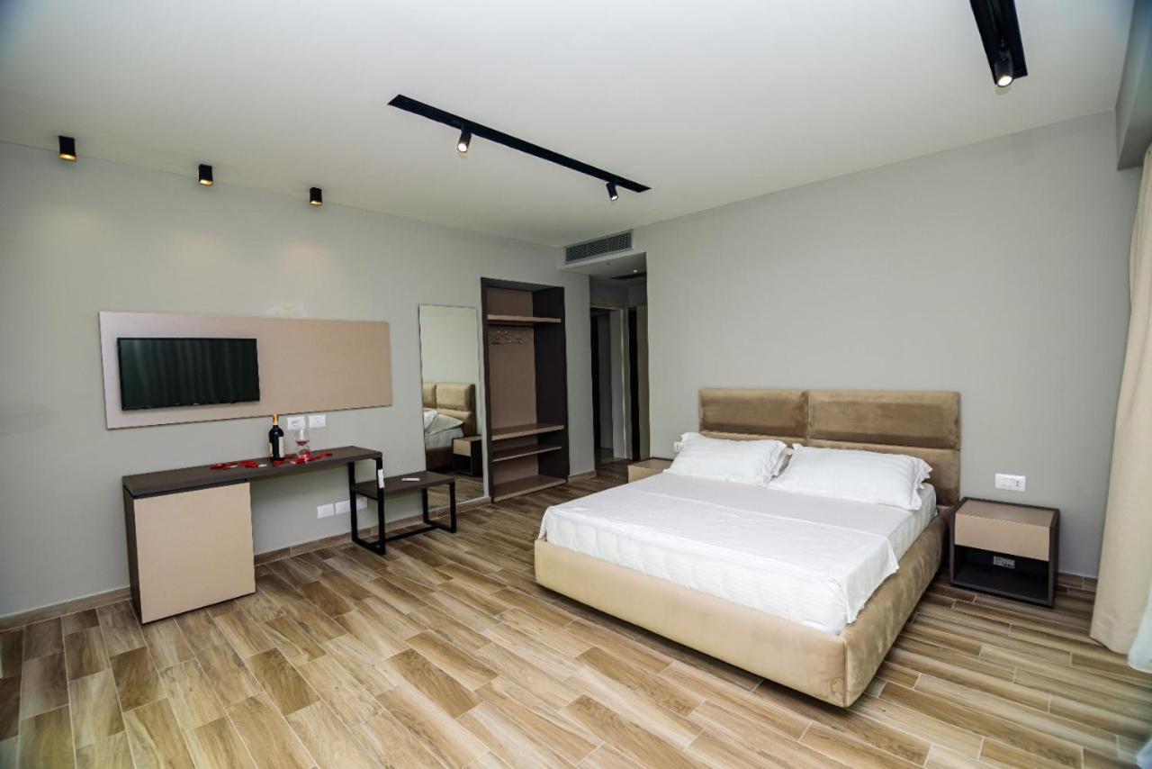 Hotel Orange Dhërmi Esterno foto