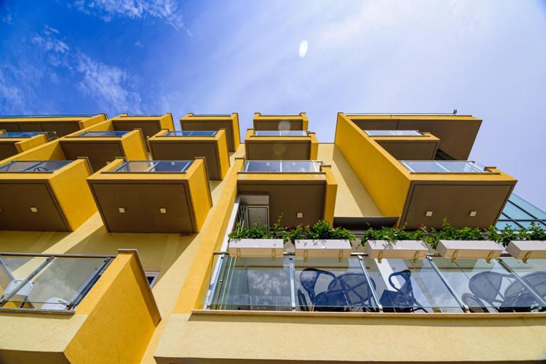 Hotel Orange Dhërmi Esterno foto