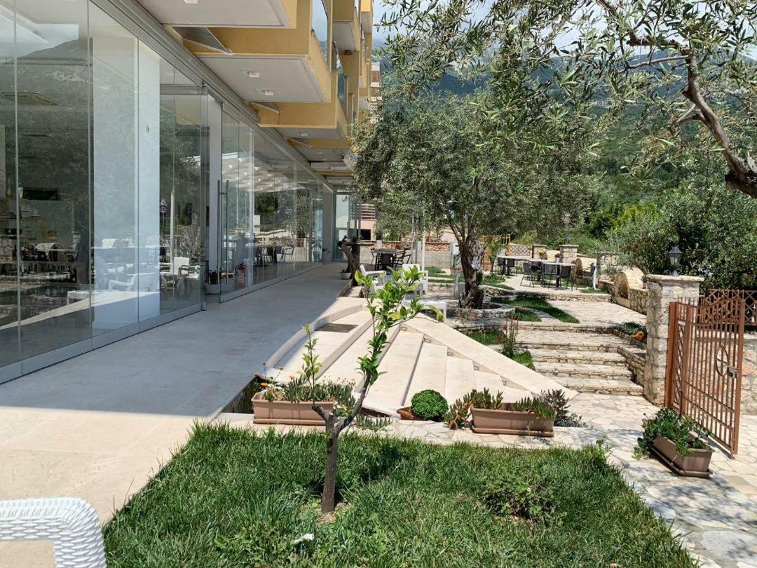 Hotel Orange Dhërmi Esterno foto